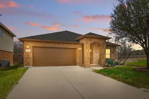 941 Iona Dr, Fort Worth, TX 76120