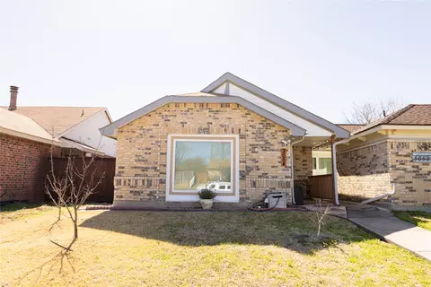 3054 Navarro Ln, Grand Prairie, TX 75052