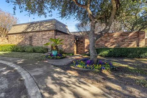1604 Banbury Ln, Carrollton, TX 75006