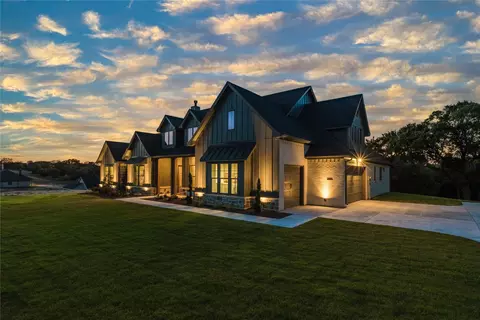 304 Oak Meadow Ln, Weatherford, TX 76085