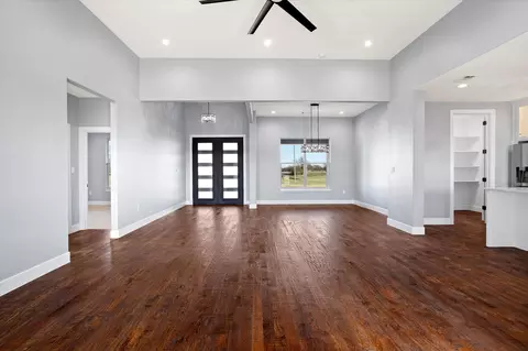 Living - 1139 Harrell Rd, Howe, TX 75459 photo 2 of 4