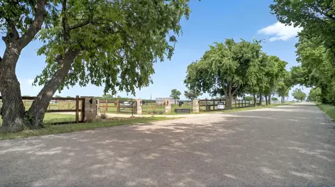 14402 Stice Rd, Krum, TX 76249