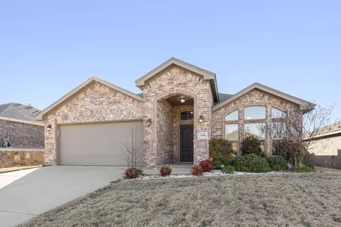 144 Wilson Cliff Dr, White Settlement, TX 76108