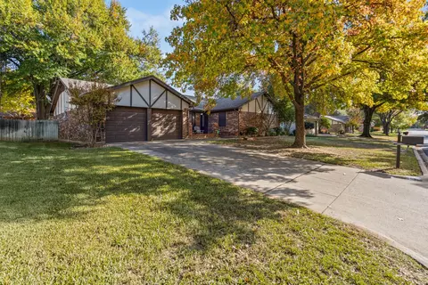 4612 Shady Lake Dr, North Richland Hills, TX 76180