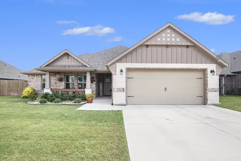960 E 5th St, Springtown, TX 76082