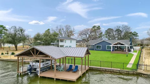 801 Kiowa Dr W, Gainesville, TX 76240