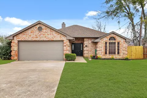 544 NW Wintercrest Rd, Burleson, TX 76028
