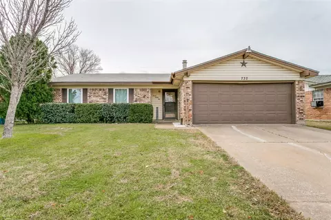 732 Bentwood Dr, Lewisville, TX 75067