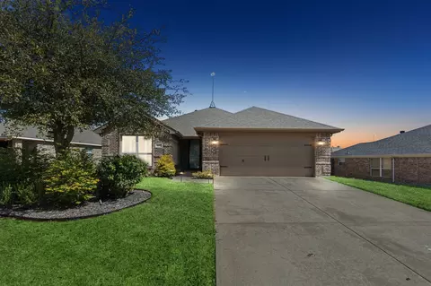 206 Old Spanish Trl, Waxahachie, TX 75167