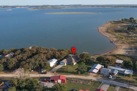 510 Meadow Pond Ct, Runaway Bay, TX 76426
