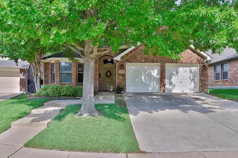 3805 Denridge Ln, Roanoke, TX 76262