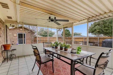 1529 Valley Trl, Mesquite, TX 75149
