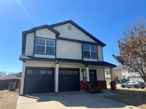 1400 Montoya Ln, Fort Worth, TX 76119