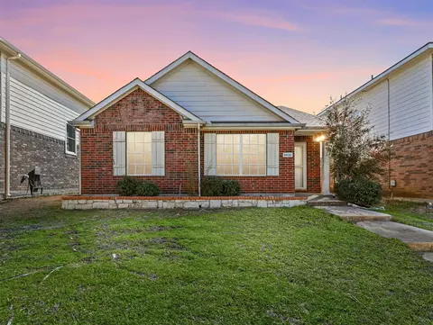 8832 Wayne St, Cross Roads, TX 76227