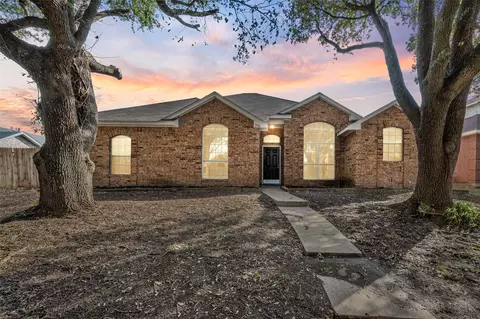 716 Oteca Dr, Desoto, TX 75115