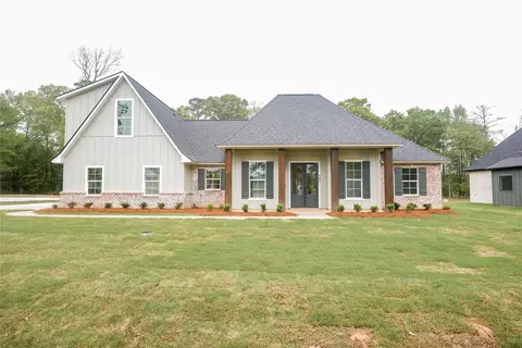 303 Ridge Dr, Stonewall, LA 71078