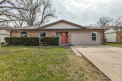 502 Meadowcreek Ln, Garland, TX 75043