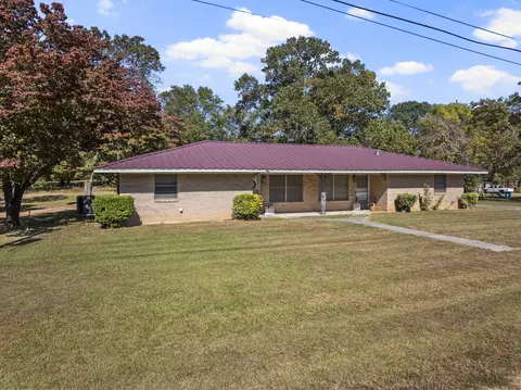210 Mccuin, Hughes Springs, TX 75656
