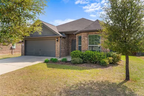 1817 Golden Gate Dr, Crowley, TX 76036