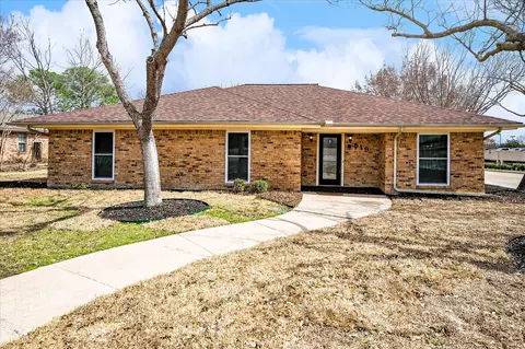 519 Crestview Dr, Grapevine, TX 76051