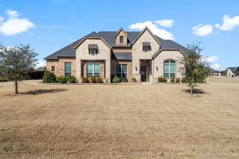 8261 Stonewall Dr, Waxahachie, TX 75167