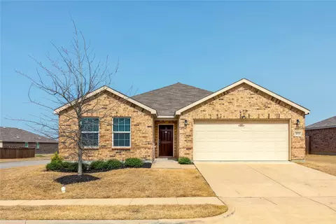 1601 Vernon Dr, Aubrey, TX 76227