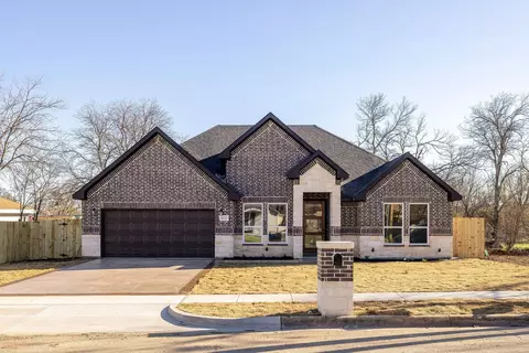8121 Raymond Ave, White Settlement, TX 76108