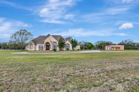 260 County Road 1325, Bridgeport, TX 76426
