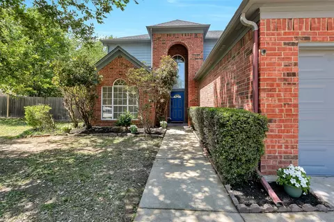 7221 Cross Keys Dr, North Richland Hills, TX 76182