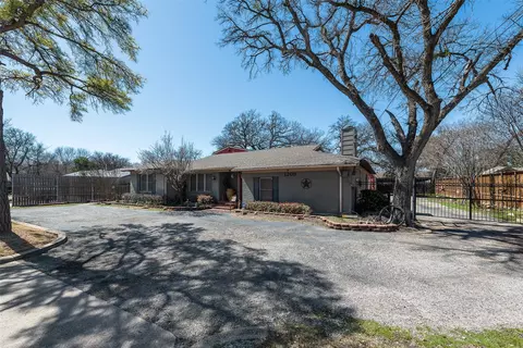 1209 N Macarthur Blvd, Irving, TX 75061