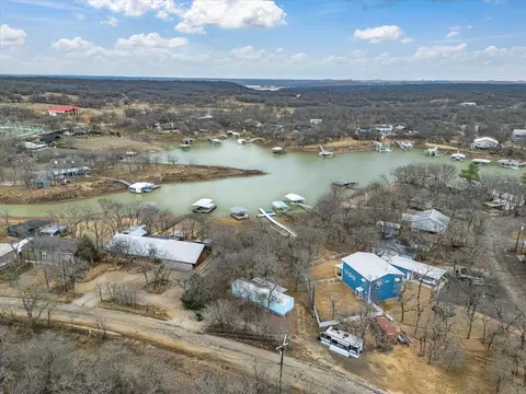 498 County Road 1743, Chico, TX 76431