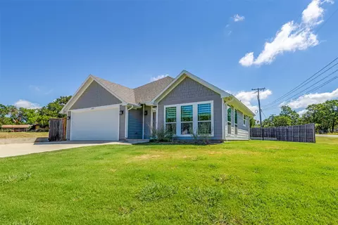 301 Highland Blvd, Oak Point, TX 75068