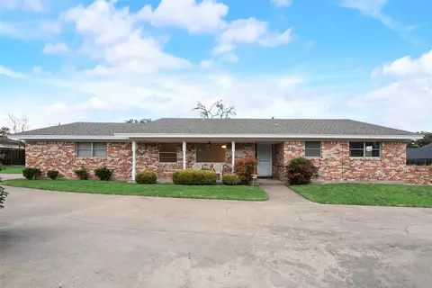 8504 Berend Ct, Benbrook, TX 76116