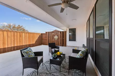 2155 Villa Pl #B, Carrollton, TX 75006