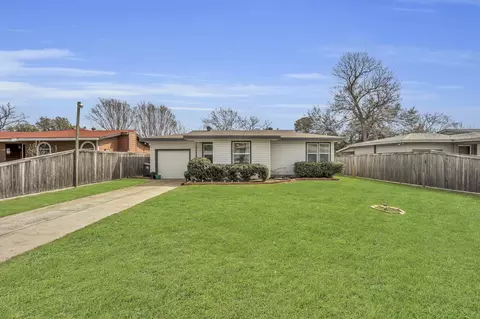 803 Drummond Dr, Arlington, TX 76012