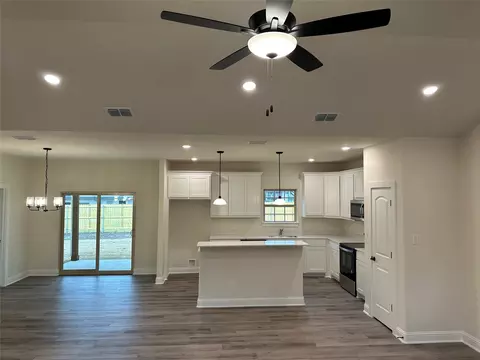 1727 Russell Dr, Garland, TX 75040