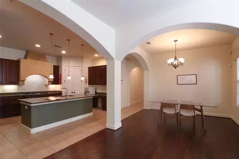 555 Via Amalfi #202, Irving, TX 75039