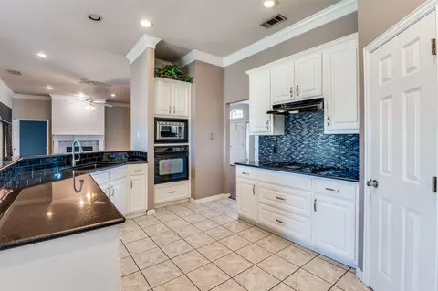 8934 Colonial Dr, Crandall, TX 75114