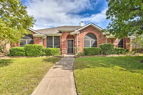 2416 Buck Dr, Mesquite, TX 75181