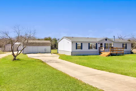 8921 S Monterrey Dr, Alvarado, TX 76009