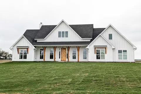 119 Chance Farm Rd, Decatur, TX 76234