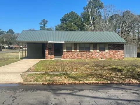 702 S Park Dr, Springhill, LA 71075