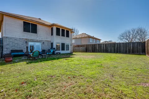 Exterior - 2811 Custer Dr, Corinth, TX 76210 photo 3 of 3