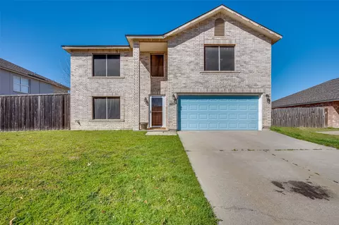 2811 Custer Dr, Corinth, TX 76210