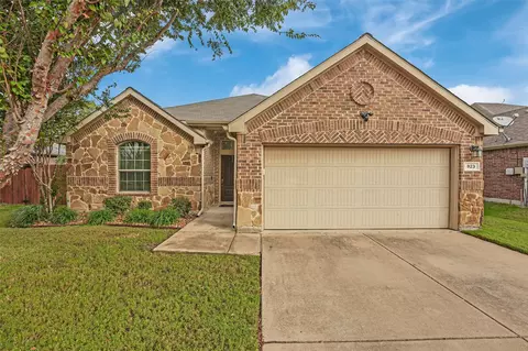 923 Crockett Dr, Lavon, TX 75166