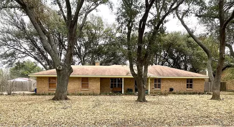9 Circle Dr, Teague, TX 75860