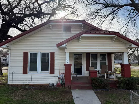 311 Young St, Nocona, TX 76255