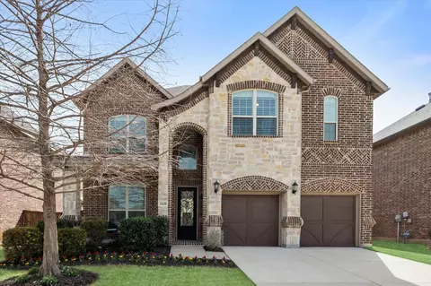 2820 Twin Ridge Dr, Arlington, TX 76001