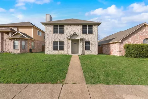 2107 Picadilly Blvd, Mesquite, TX 75149