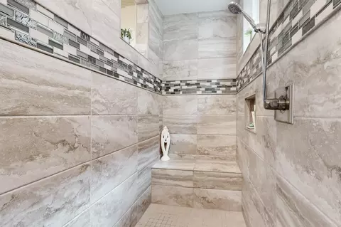 Bath - 8616 Crestview Dr, Denton, TX 76207 photo 2 of 4
